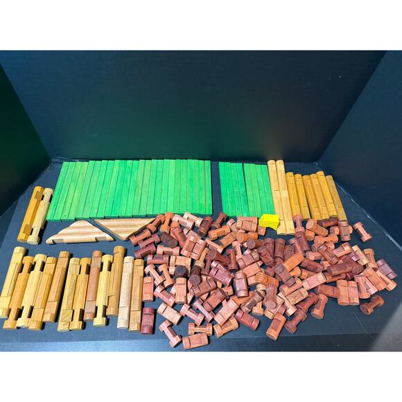 Lincoln logs timbers 164 pc w/ green slat roof pieces wood building blocks stack - Picture 1 of 7